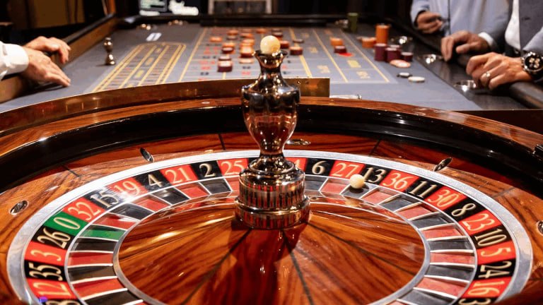 ddbbet လောင်းကစား Live Casino တွင် မြန်မာ ကစားသမား Baccarat ဂိမ်းကို real dealer နှင့် ကစားနေသော HD live stream မြင်ကွင်း